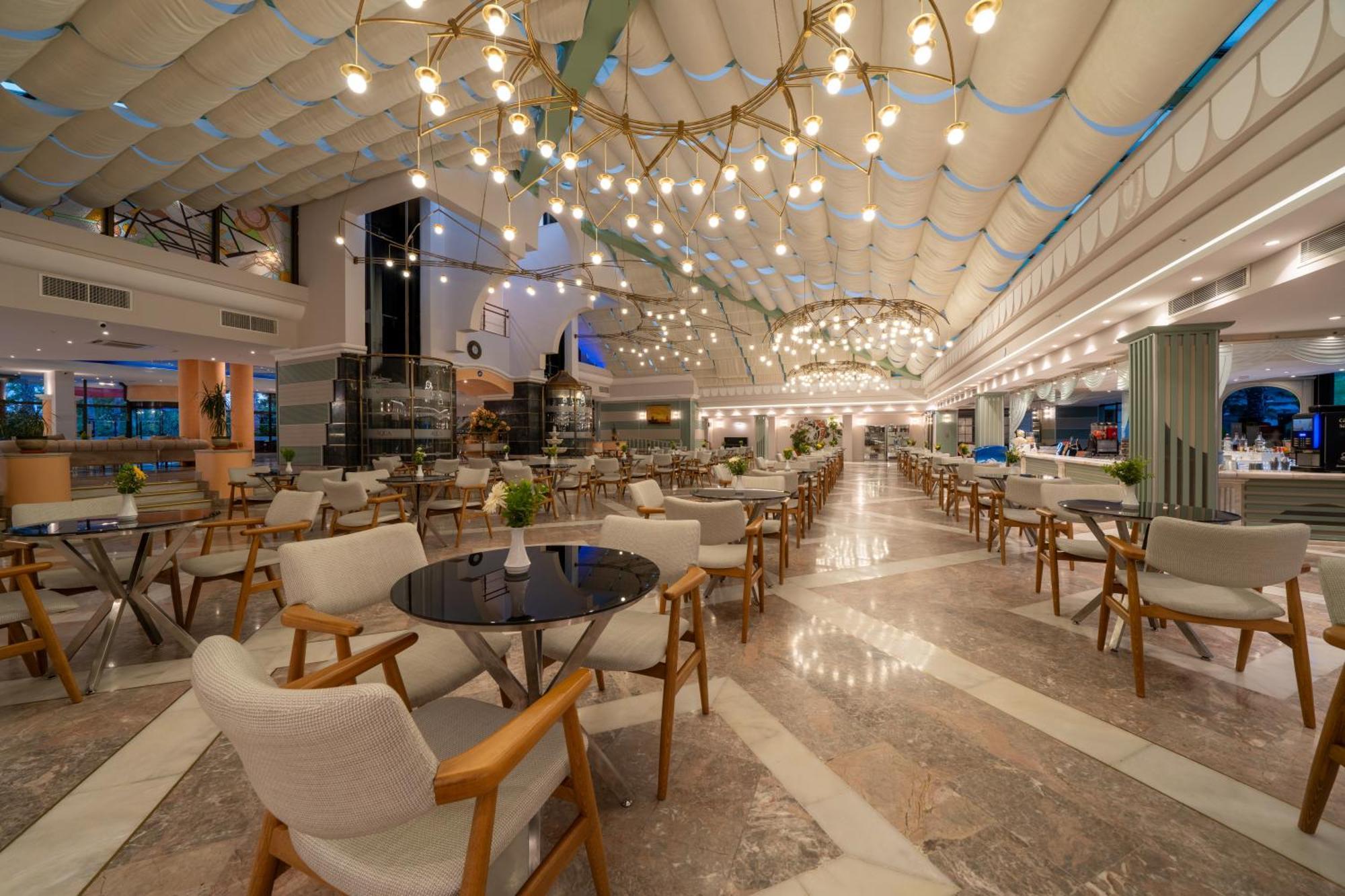 Готель Aqua 5*